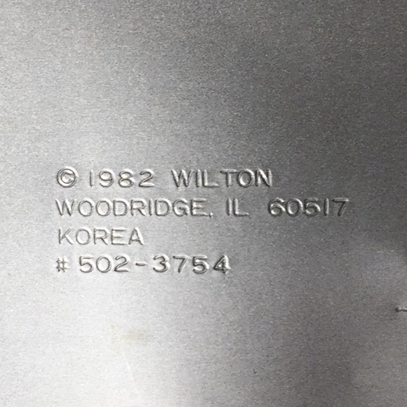 Vintage Cake Tin - Picture 2 of 9